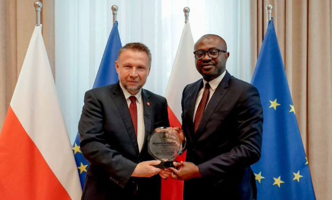 Nigeria and Poland Sign Bilateral Security and Border Pact