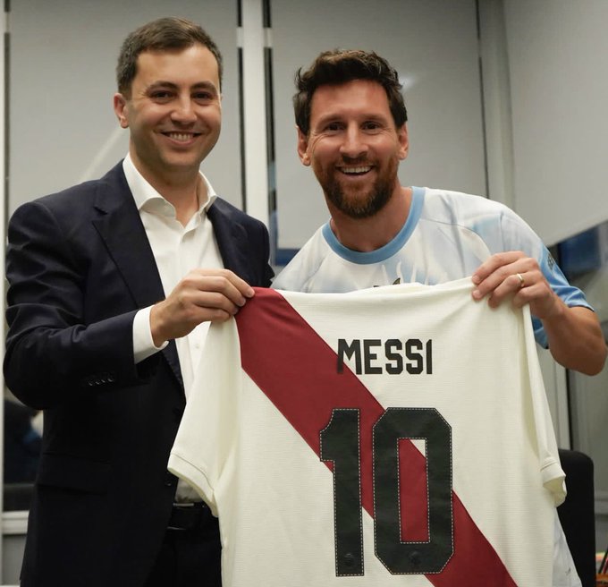 Lionel Messi and President Stefano Di Carlo