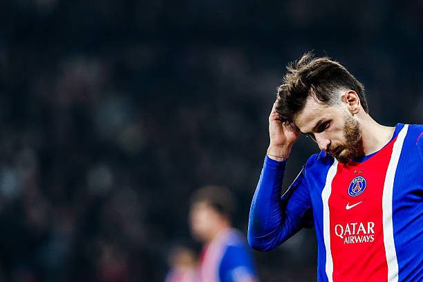 Kvaratskhelia Breaks Silence After Devastating ACL Injury: “Why Me?”